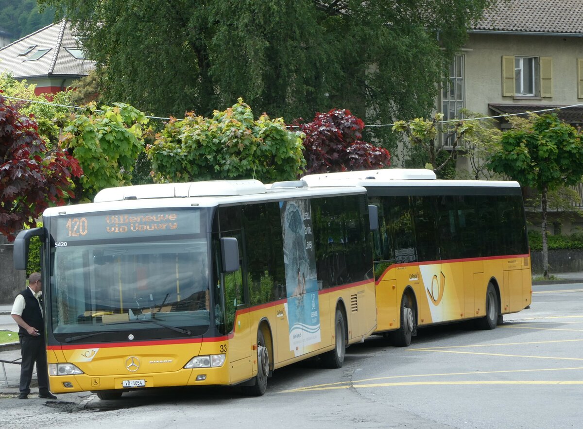 (249'973) - MOB Montreux - Nr. 33/VD 1054/PID 5420 - Mercedes am 13. Mai 2023 beim Bahnhof Monthey CFF