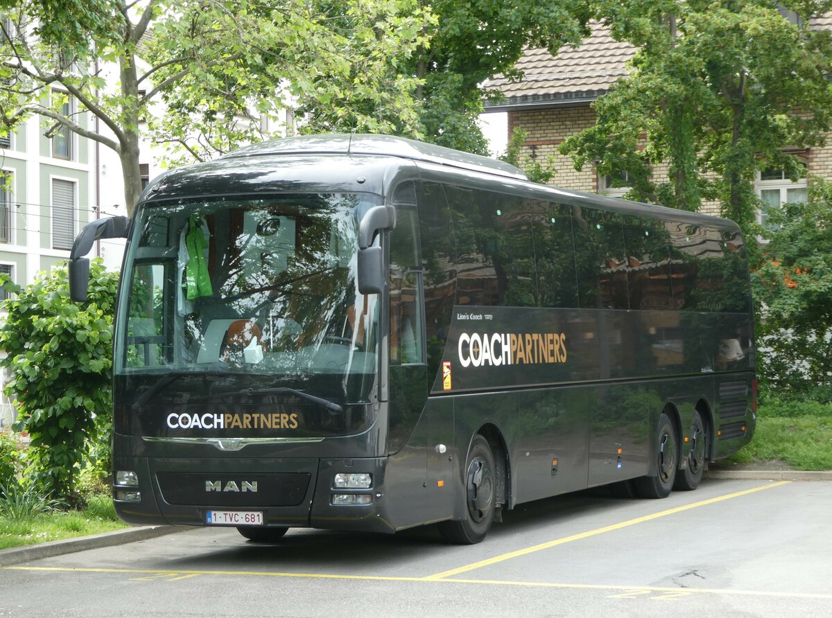 (250'369) - Aus Belgien: Coach Partners - 1-TVC-681 - MAN am 21. Mai 2023 in Zrich, Sihlquai am 21. Mai 2023 in Zrich, Sihlquai