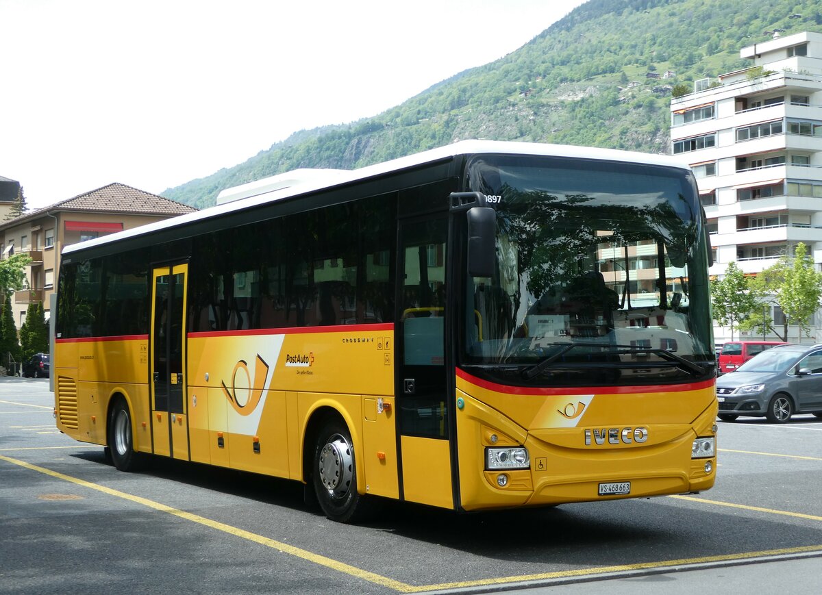 (250'377) - PostAuto Wallis - VS 468'663/PID 10'897 - Iveco (ex Zerzuben, Visp-Eyholz Nr. 63) am 23. Mai 2023 in Brig, Garage