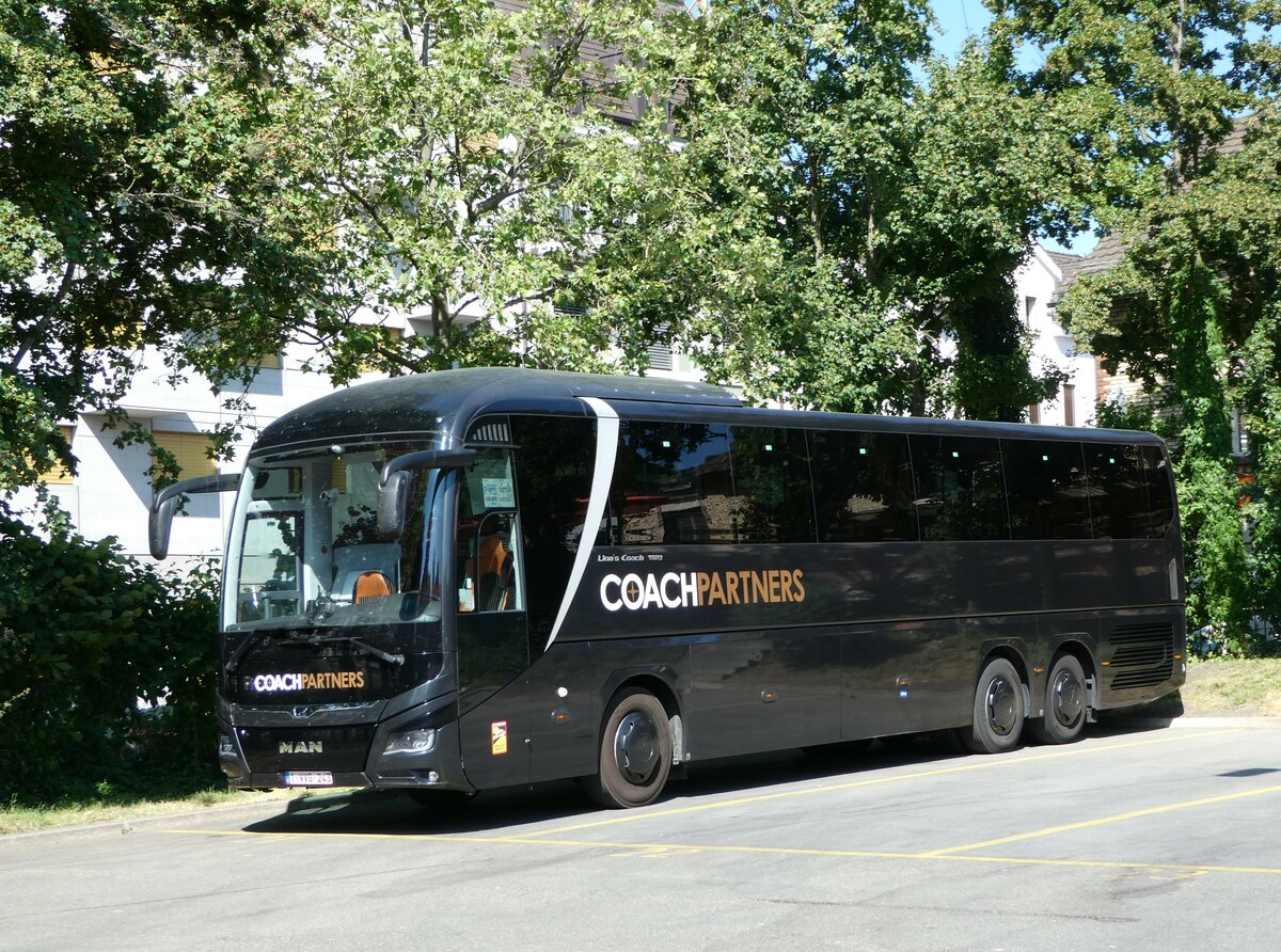 (251'410) - Aus Belgien: Coach Partners - 1-VVG-243 - MAN am 13. Juni 2023 in Zrich, Sihlquai