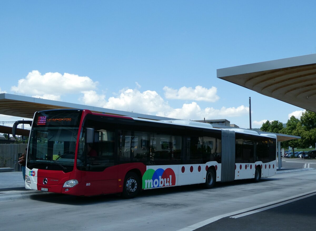 (251'537) - TPF Fribourg - Nr. 853/FR 300'446 - Mercedes am 15. Juni 2023 beim Bahnhof Bulle