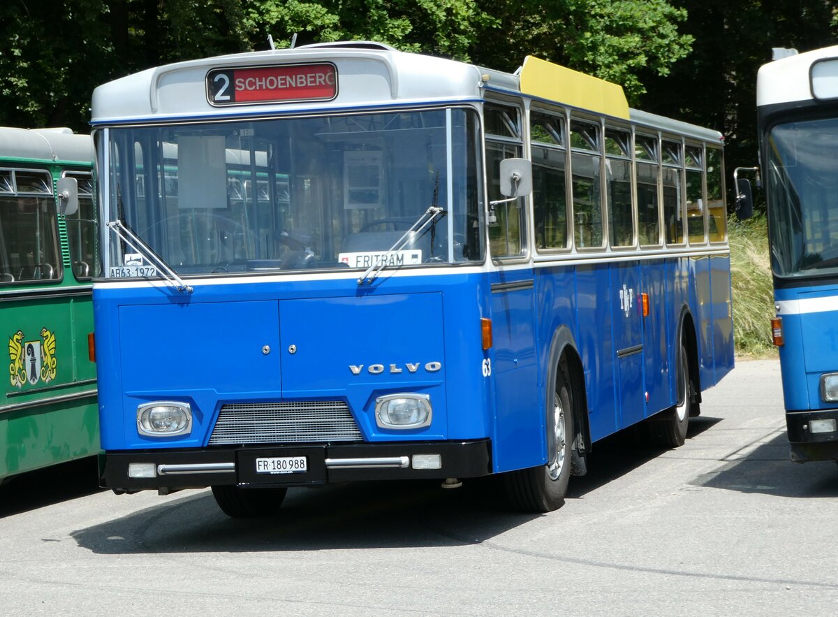 (251'689) - TF Fribourg (CTF) - Nr. 63/FR 180'988 - Volvo/Hess (ex TPF Fribourg Nr. 63; ex TF Fribourg Nr. 63) am 18. Juni 2023 in Burgdorf, kihof Ziegelgut