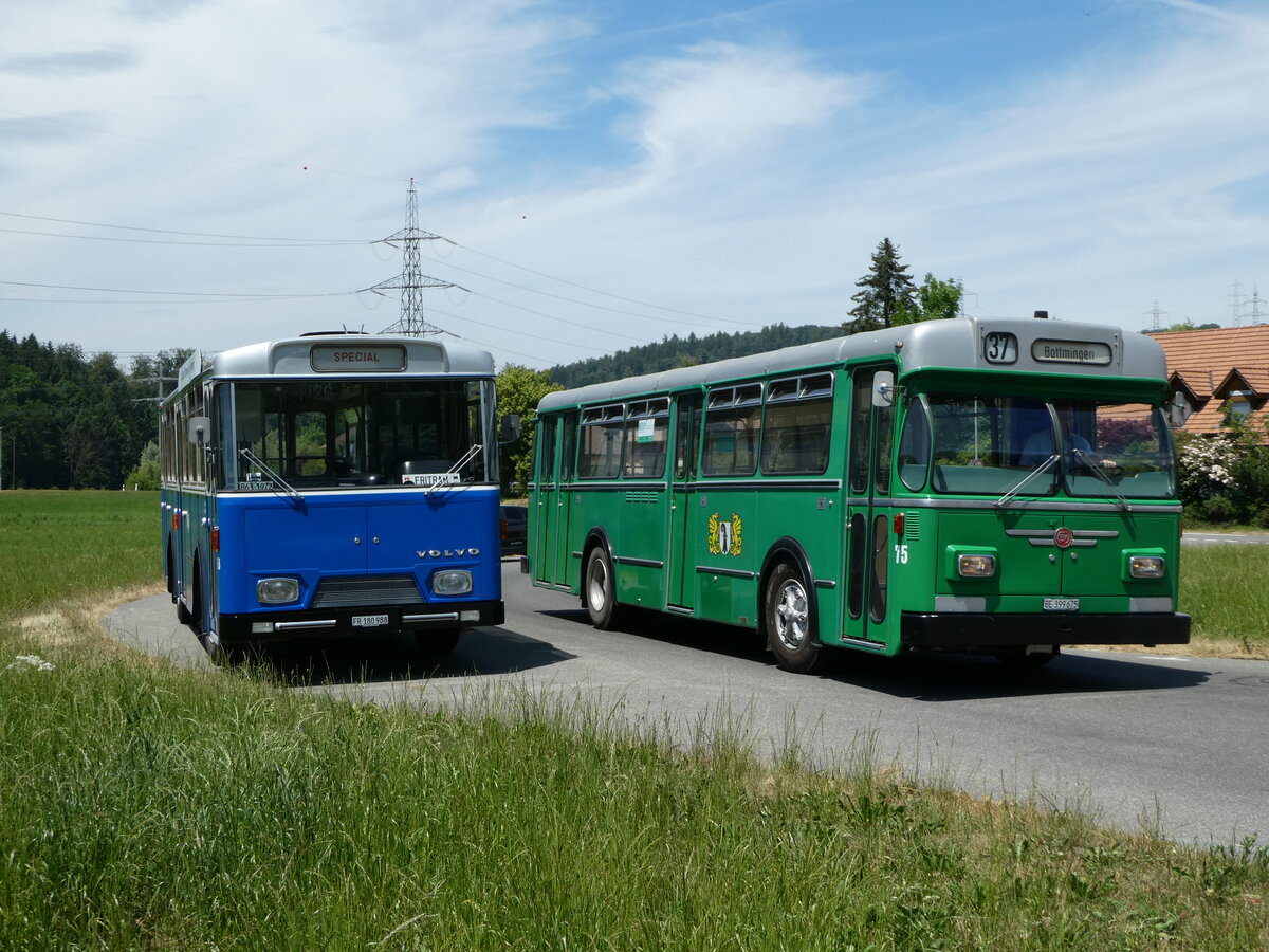 (251'722) - TF Fribourg (CTF) - Nr. 63/FR 180'988 - Volvo/Hess (ex TPF Fribourg Nr. 63; ex TF Fribourg Nr. 63) + BVB Basel (RWB) - Nr. 75/BE 399'675 - FBW/FHS am 18. Juni 2023 in Wynigen, Landi