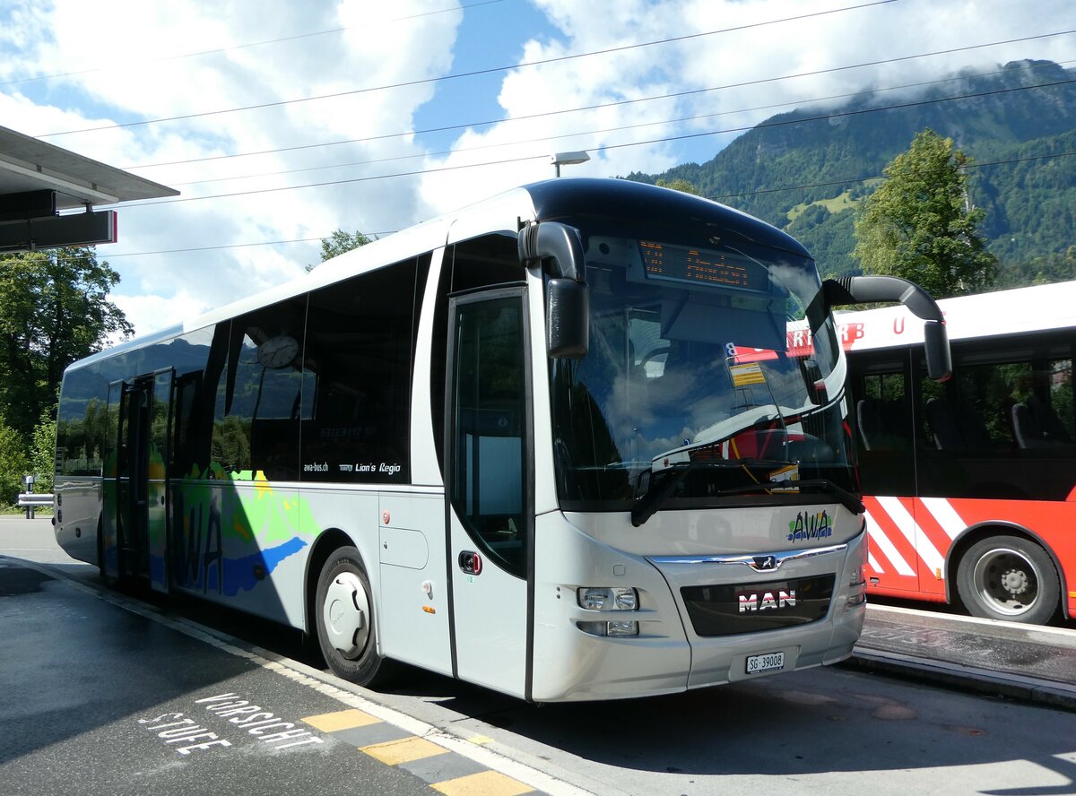 (252'324) - AWA Amden - Nr. 8/SG 39'008 - MAN am 4. Juli 2023 beim Bahnhof Ziegelbrcke