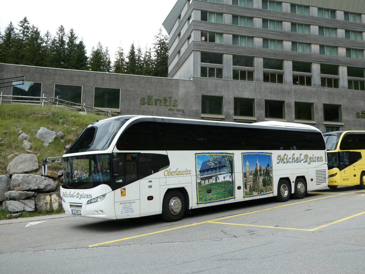 (252'342) - Aus Deutschland: Michel, Neueibau - ZI-MR 3 - Neoplan am 4. Juli 2023 in Schwgalp, Sntis-Schwebebahn