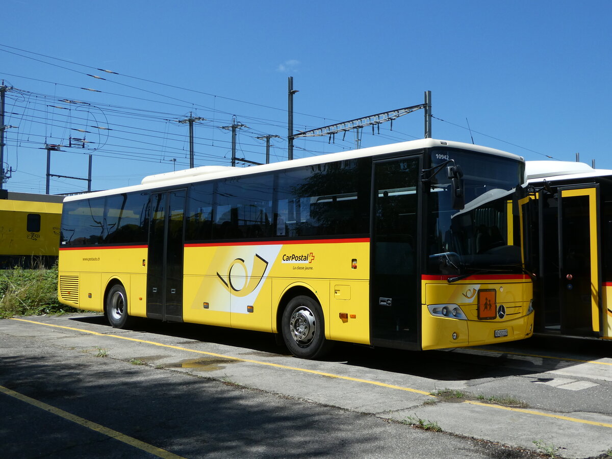 (252'474) - CarPostal Ouest - VD 452'229/PID 10'942 - Mercedes (ex SAPJV, L'Isle) am 8. Juli 2023 in Yverdon, Garage