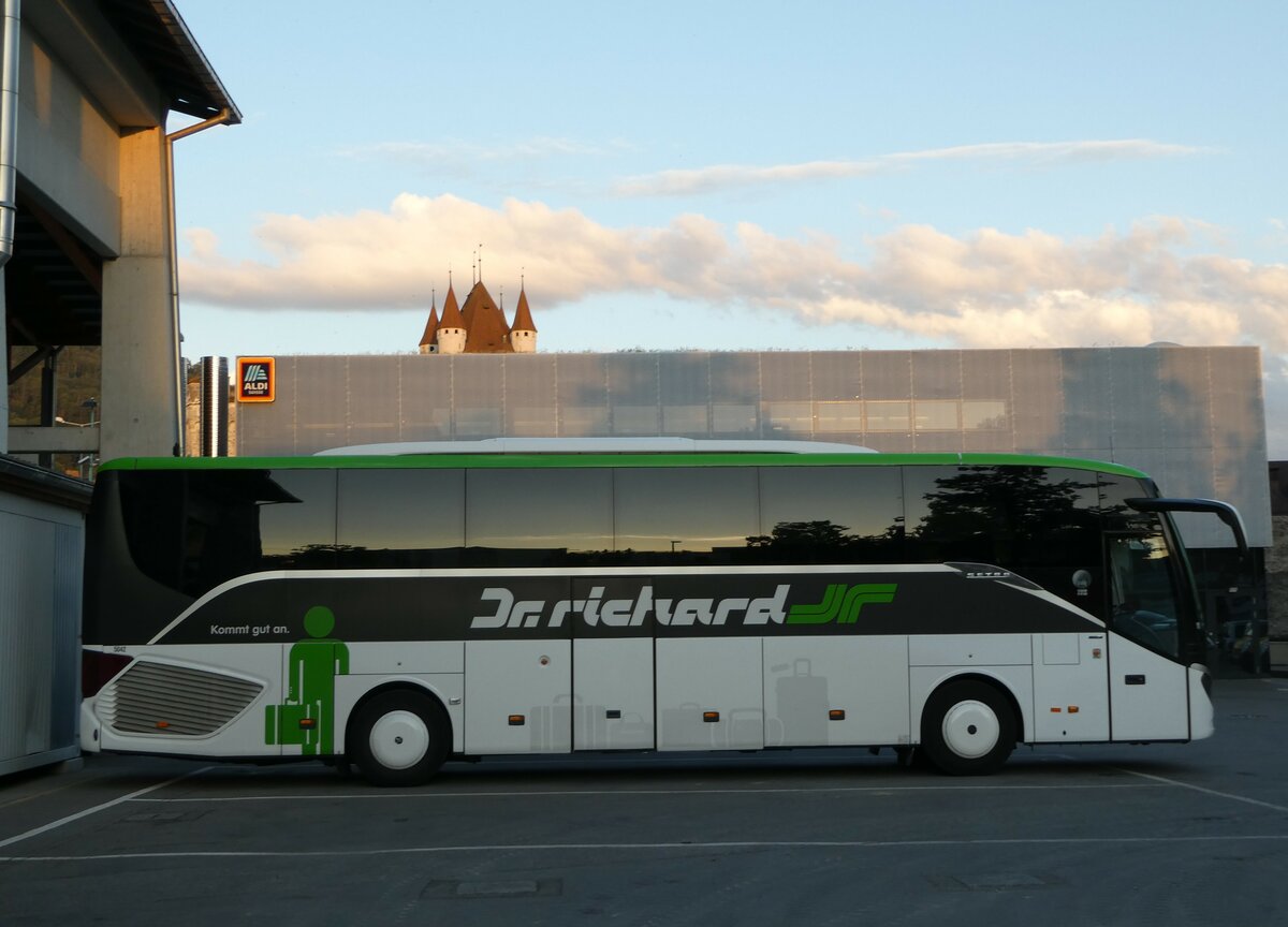 (252'807) - Dr. Richard, Oberengstringen - Nr. 5042/ZH 963'801 - Setra am 19. Juli 2023 in Thun, Grabengut 