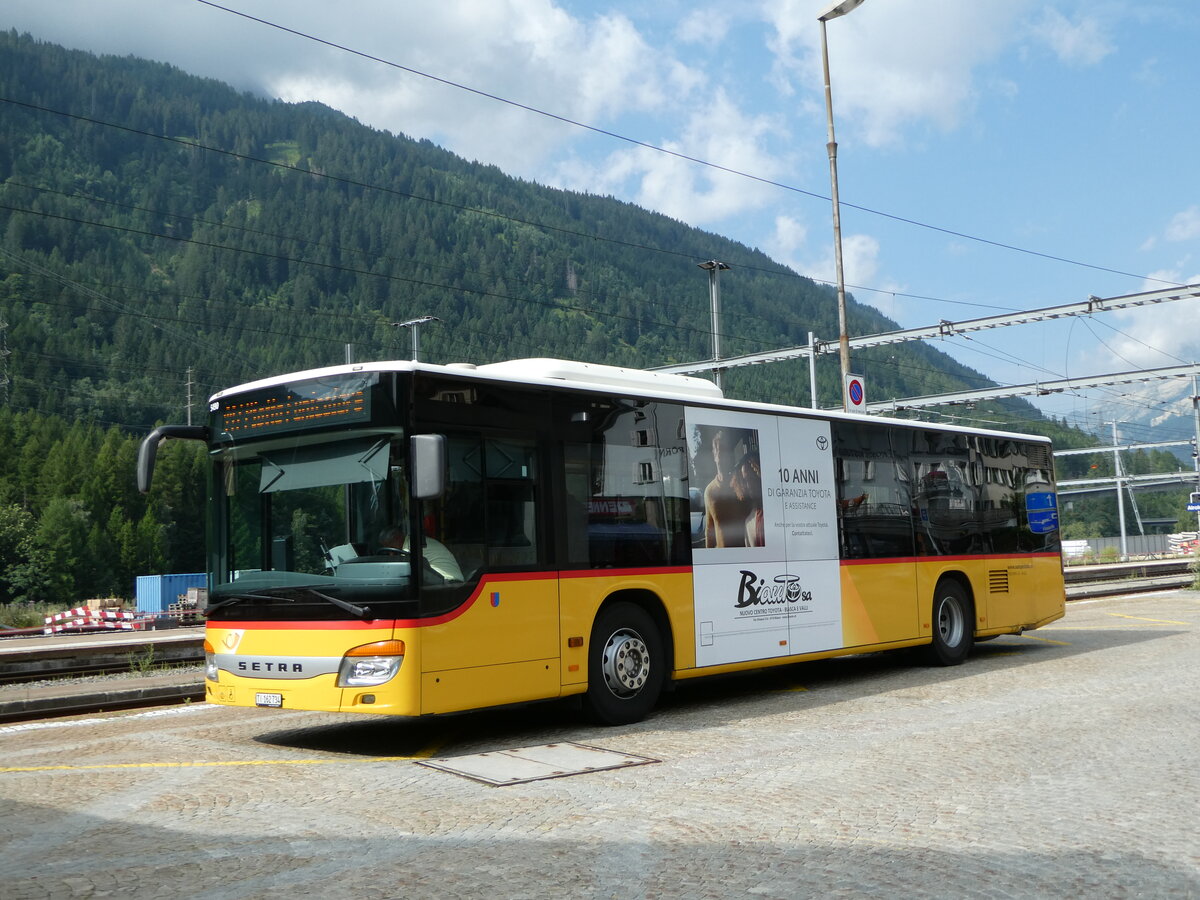 (252'869) - Marchetti, Airolo - TI 162'734/PID 5490 - Setra am 23. Juli 2023 beim Bahnhof Airolo