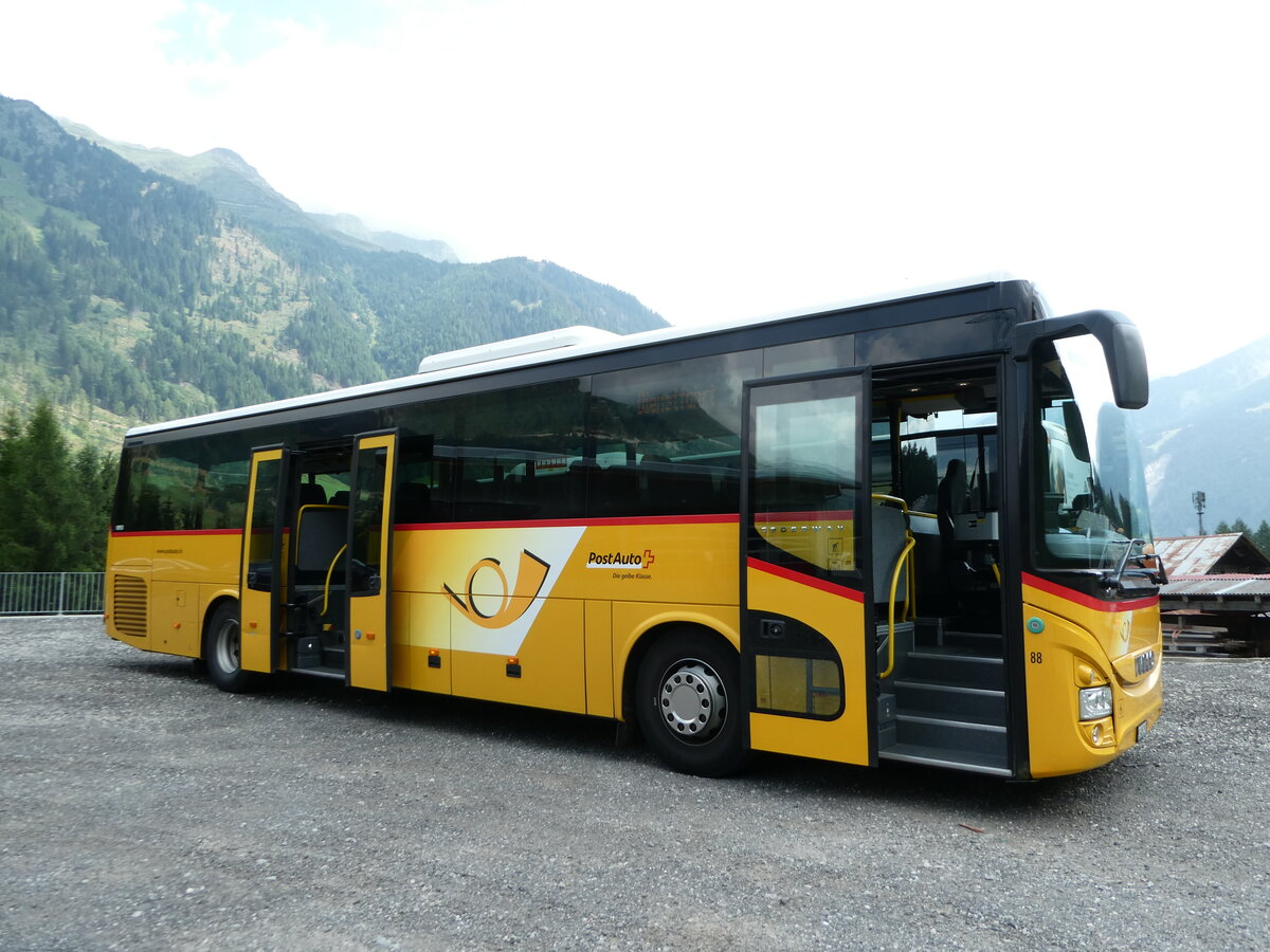 (252'874) - PostAuto Bern - Nr. 88/BE 485'297/PID 10'953 - Iveco am 23. Juli 2023 in Airolo, Neue Garage Marchetti