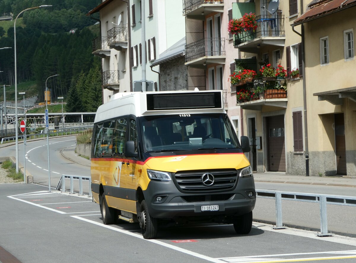 (252'878) - Marchetti, Airolo - TI 183'247/PID 11'513 - Mercedes am 23. Juli 2023 beim Bahnhof Airolo