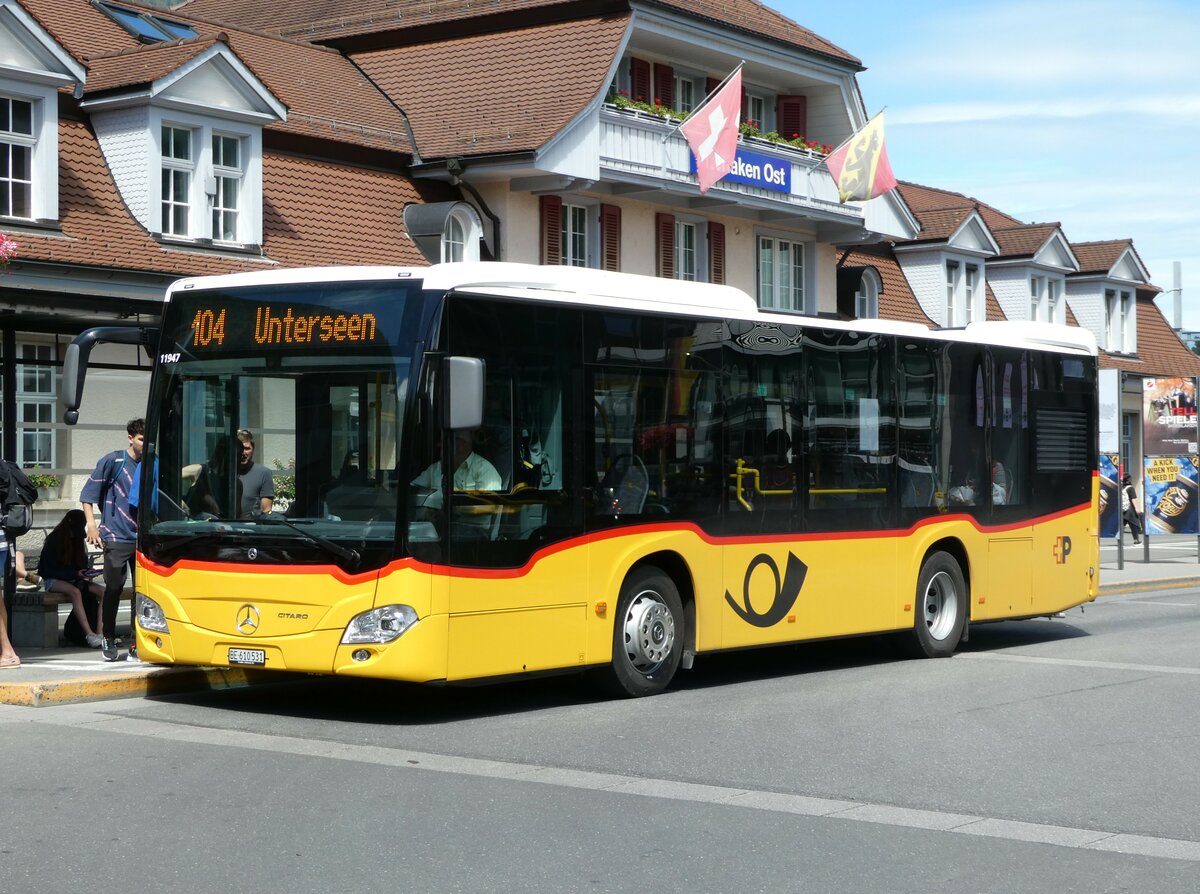 (253'081) - PostAuto Bern - BE 610'531/PID 11'947 - Mercedes am 27. Juli 2023 beim Bahnhof Interlaken Ost