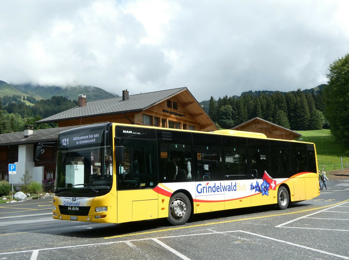 (253'403) - Grindelwaldbus, Grindelwald - Nr. 15/BE 525'871 - MAN am 5. August 2023 in Grindelwald, Oberer Gletscher