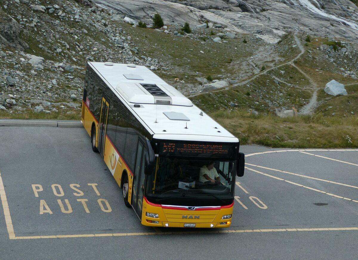 (253'851) - PostAuto Wallis - VS 468'401/PID 10'908 - MAN am 15. August 2023 beim Mattmark