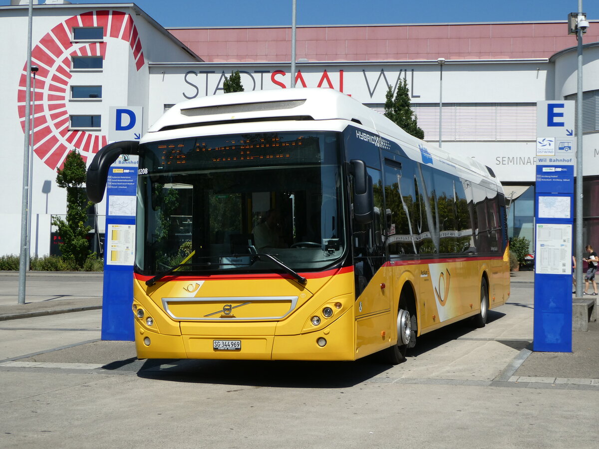 (253'875) - Schmidt, Oberbren - SG 344'969/PID 10'208 - Volvo (ex Dnser, Trimmis) am 18. August 2023 beim Bahnhof Wil