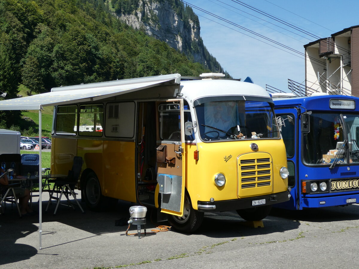 (254'018) - Langenegger S., Wdenswil - ZH 94'923 - Saurer-OM am 19. August 2023 in Hoch-Ybrig, Talstation Weglosen