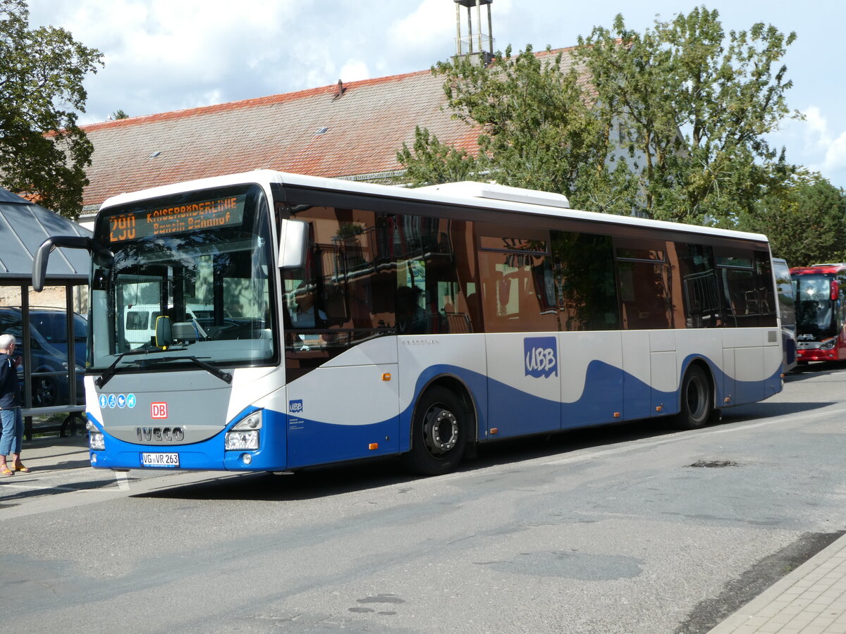 (254'477) - UBB Heringsdorf - VG-VR 263 - Iveco am 31. August 2023 in Ahlbeck, Rathaus