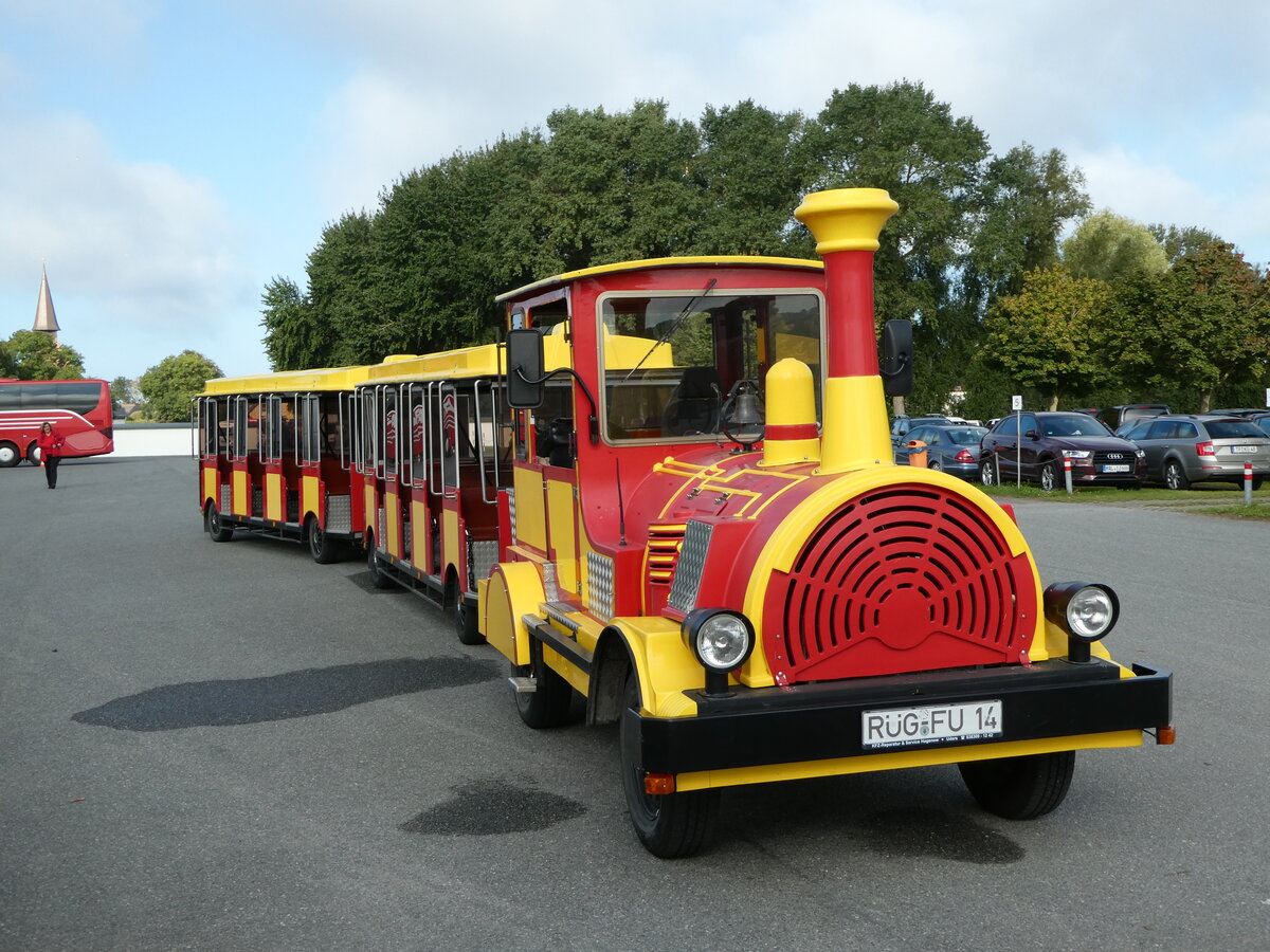 (254'610) - Hafen-Express, Schaprode - RG-FU 14 - am 2. September 2023 in Schaprode, Parkplatz