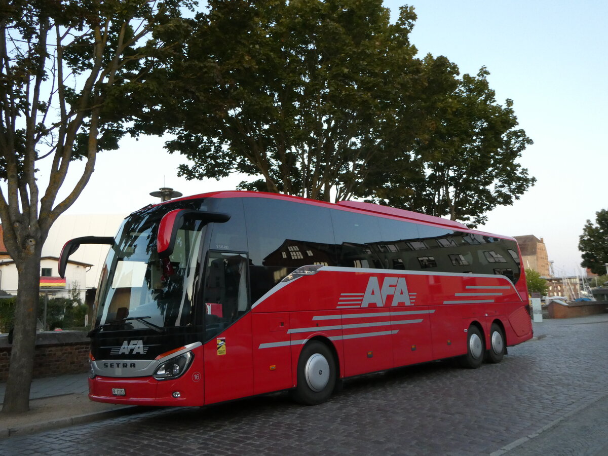 (254'709) - Aus der Schweiz: AFA Adelboden - Nr. 16/BE 21'181 - Setra am 2. September 2023 in Stralsund, Am Fischmarkt