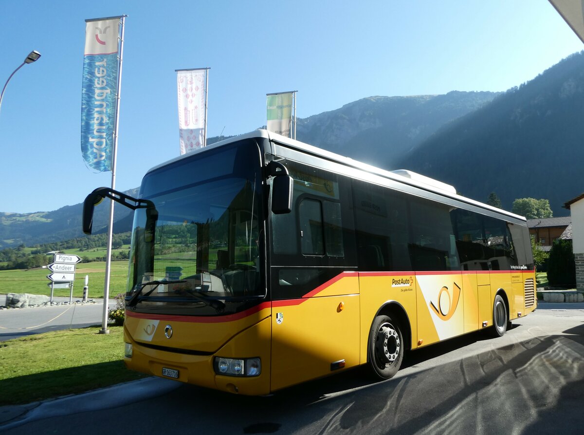 (254'855) - Gaudenz, Andeer - GR 163'716/PID 5593 - Irisbus (ex Mark, Andeer) am 8. September 2023 in Andeer, Garage