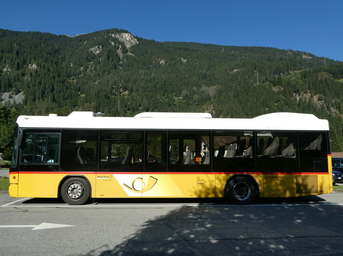 (254'859) - Gaudenz, Andeer - GR 163'715/PID 4804 - Scania/Hess (ex Stutz, Jonen; ex PostAuto Bern; ex AVG Meiringen Nr. 67; ex AVG Meiringen Nr. 76; ex Steiner, Messen) am 8. September 2023 in Andeer, Parkplatz 