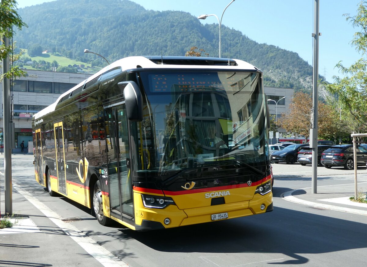 (254'936) - Dnser, Trimmis - GR 95'435/PID 11'895 - Scania (ex GR 184'920) am 8. September 2023 in Landquart, Bahnhofstrasse