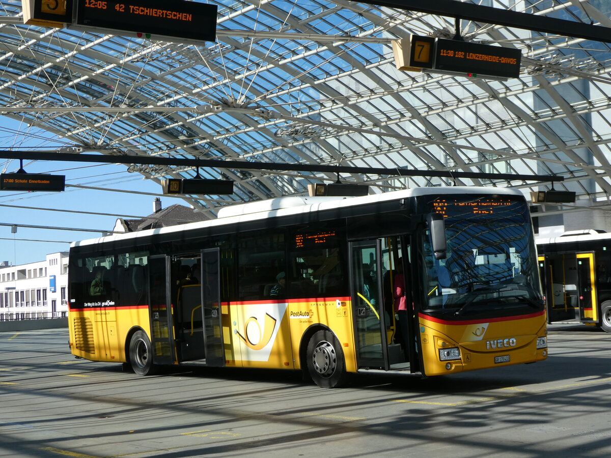 (255'562) - PostAuto Graubnden - GR 170'433/PID 10'030 - Iveco (ex Nr. 18) am 26. September 2023 in Chur, Postautostation