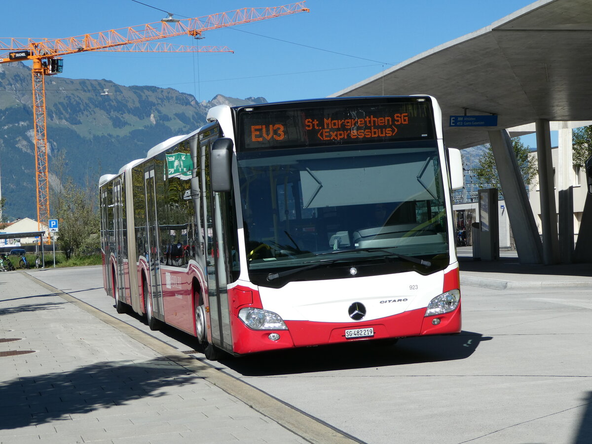 (255'607) - RTB Altsttten - Nr. 923/SG 482'219 - Mercedes (ex Wiener Linien, A-Wien Nr. 8731) am 26. September 2023 beim Bahnhof Buchs