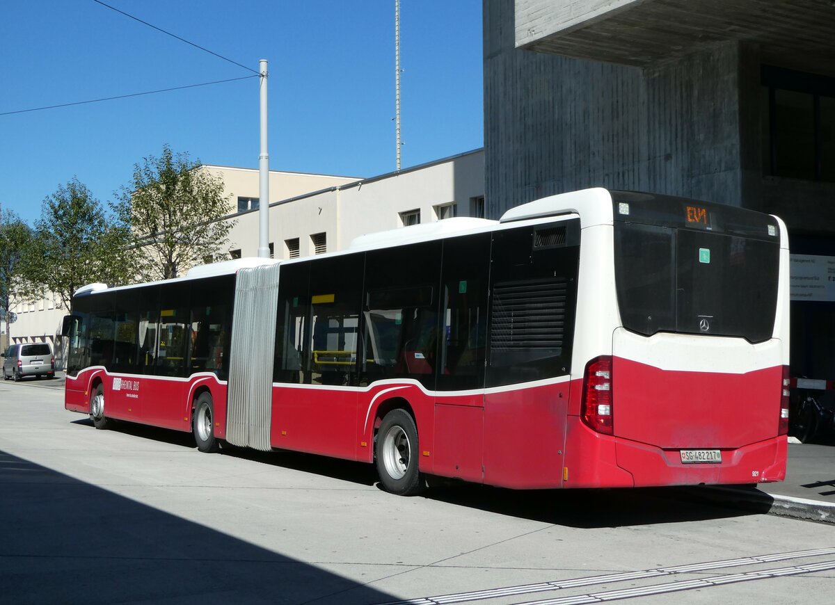 (255'608) - RTB Altsttten - Nr. 921/SG 482'217 - Mercedes (ex Wiener Linien, A-Wien Nr. 8725) am 26. September 2023 beim Bahnhof Buchs