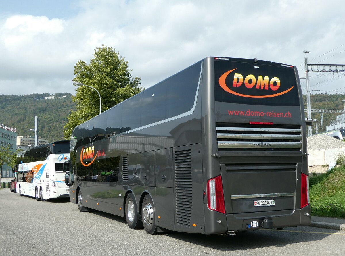 (255'755) - Domo, Glattbrugg - SG 221'027 - Van Hool am 30. September 2023 in Biel, Car Terminal