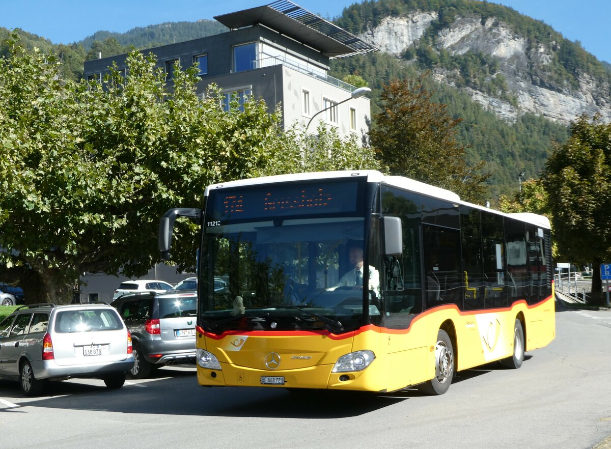 (255'831) - Flck, Brienz - Nr. 21/BE 868'721/PID 11'212 - Mercedes am 2. Oktober 2023 in Meiringen, Postautostation