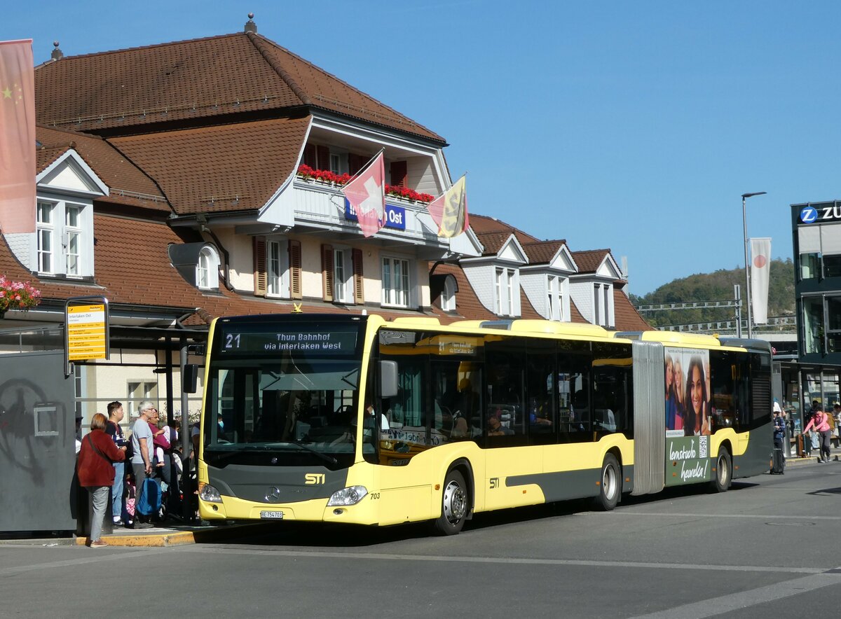 (255'833) - STI Thun - Nr. 703/BE 754'703 - Mercedes am 2. Oktober 2023 beim Bahnhof Interlaken Ost