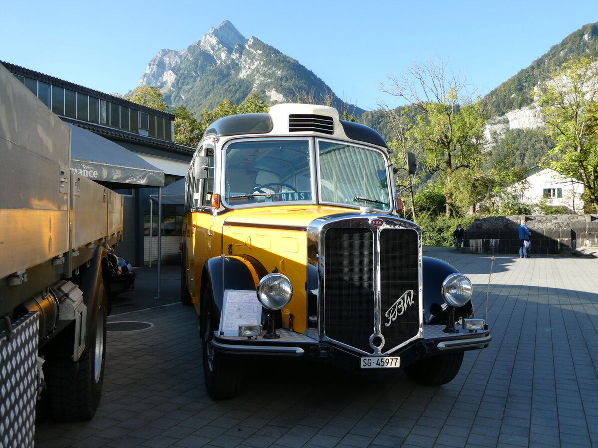 (255'911) - Regg, Rti - SG 45'977 - FBW/FHS (ex Kantonspolizei, Bern; ex P 23'180; ex P 2216) am 7. Oktober 2023 in Nfels, FBW-Museum