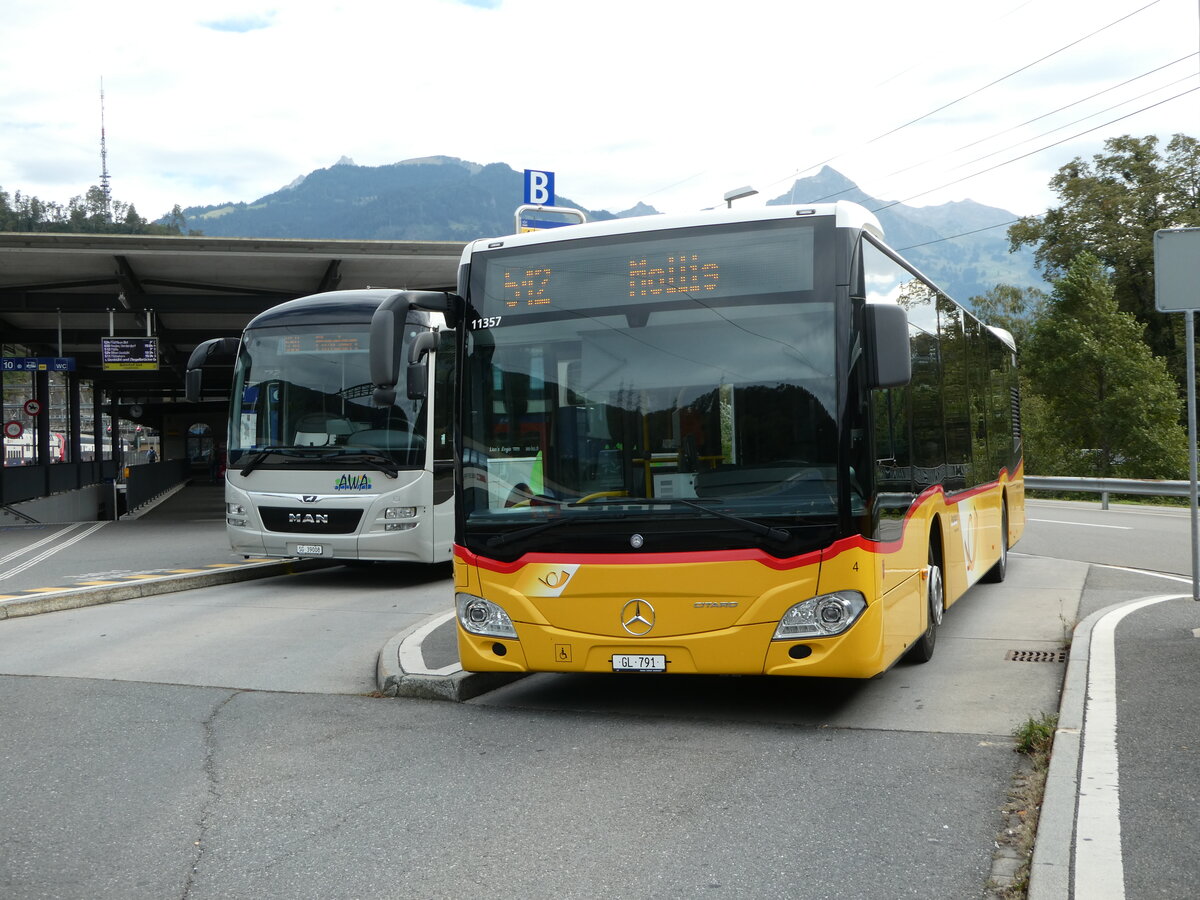 (255'974) - Niederer, Filzbach - Nr. 4/GL 791/PID 11'357 - Mercedes am 7. Oktober 2023 beim Bahnhof Ziegelbrcke