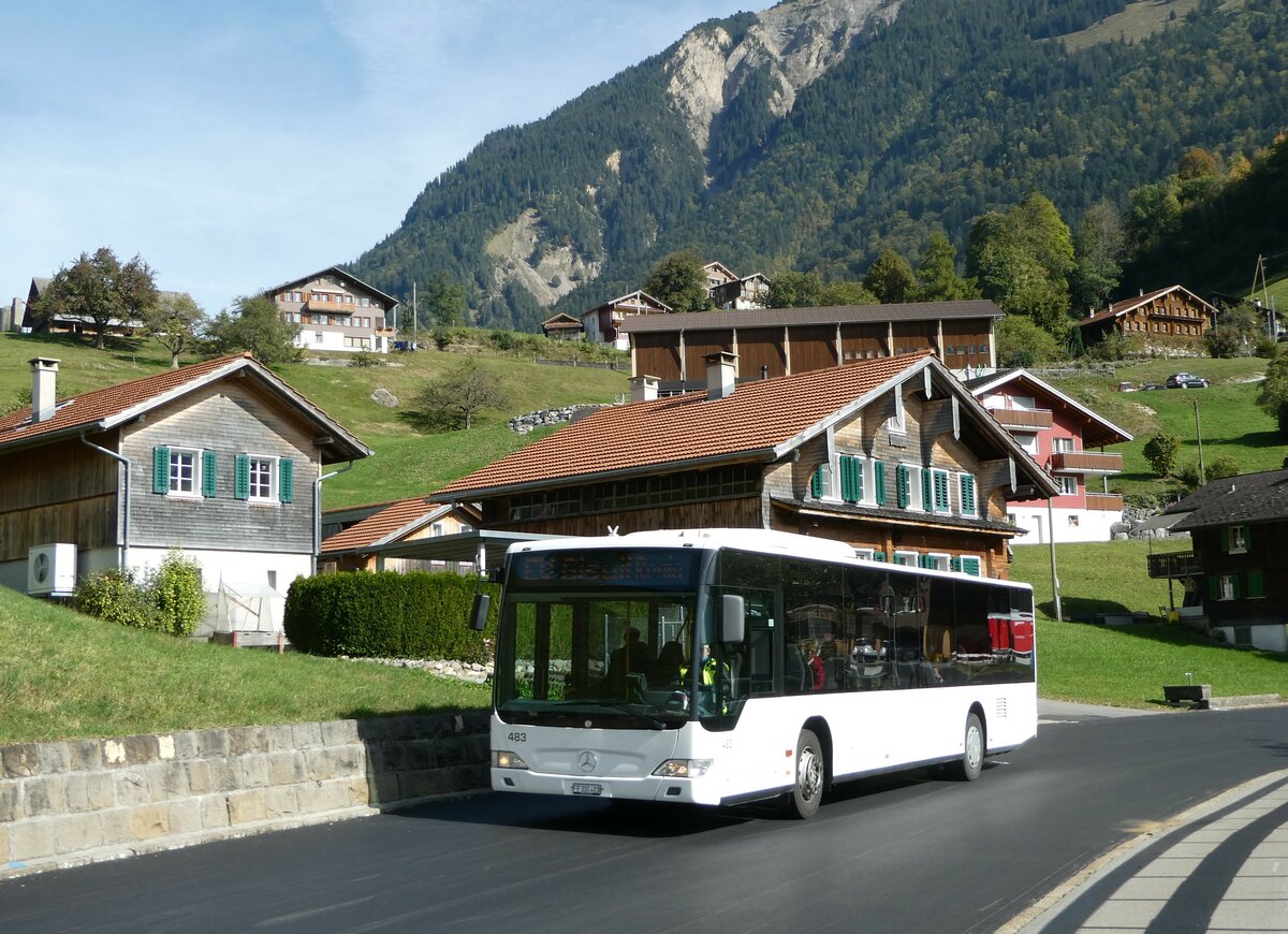 (256'160) - Intertours, Domdidier - Nr. 483/FR 300'483 - Mercedes (ex PostAuto Bern Nr. 2/PID 4559; ex Klopfstein, Laupen Nr. 2) am 17. Oktober 2023 bei Lungern