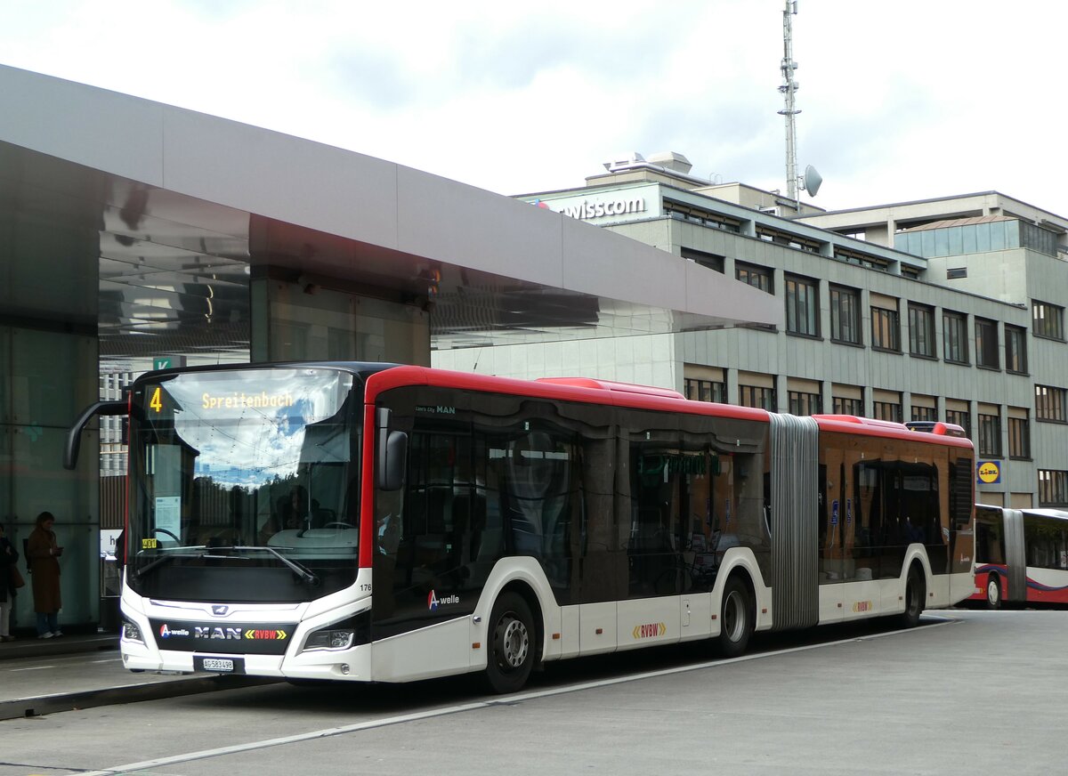 (256'742) - RVBW Wettingen - Nr. 176/AG 583'498 - MAN (ex AHW Horgen Nr. 612) am 6. November 2023 beim Bahnhof Baden