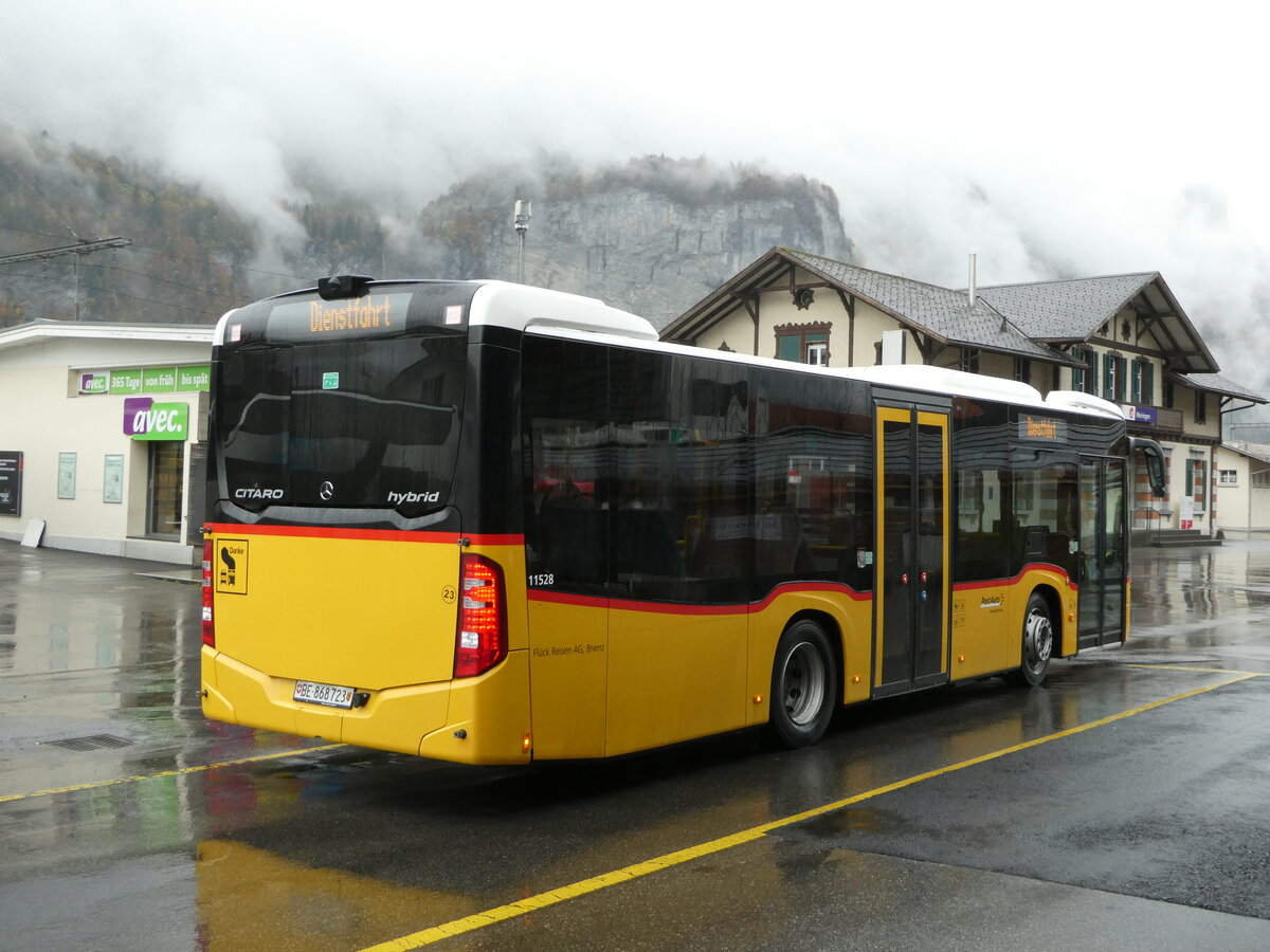 (256'835) - Flck, Brienz - Nr. 23/BE 868'723/PID 11'528 - Mercedes am 10. November 2023 in Meiringen, Postautostation