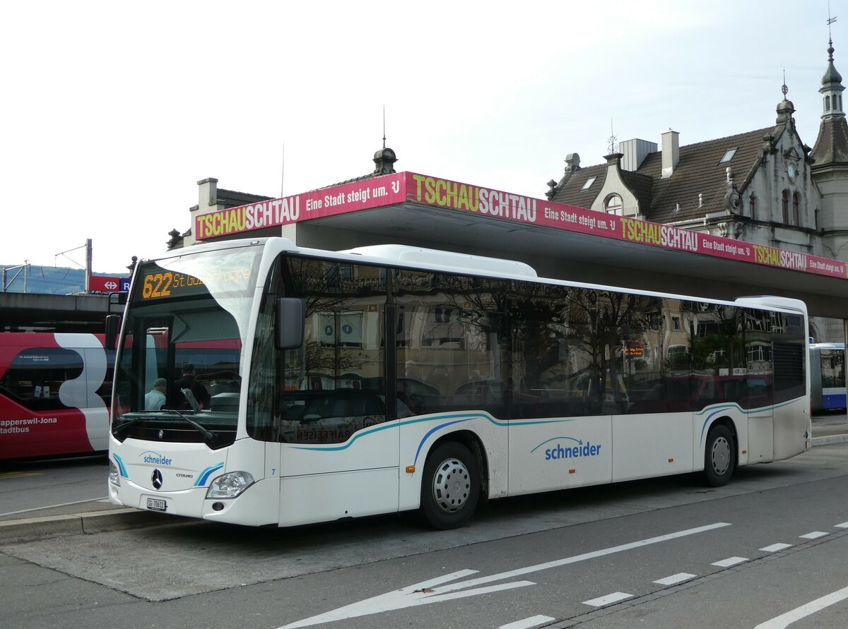 (257'063) - Schneider, Ermenswil - Nr. 7/SG 70'612 - Mercedes am 18. November 2023 beim Bahnhof Rapperswil