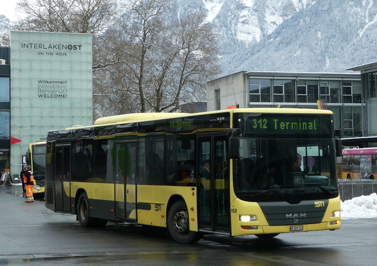 (257'419) - STI Thun - Nr. 152/BE 801'152 - MAN am 4. Dezember 2023 beim Bahnhof Interlaken Ost