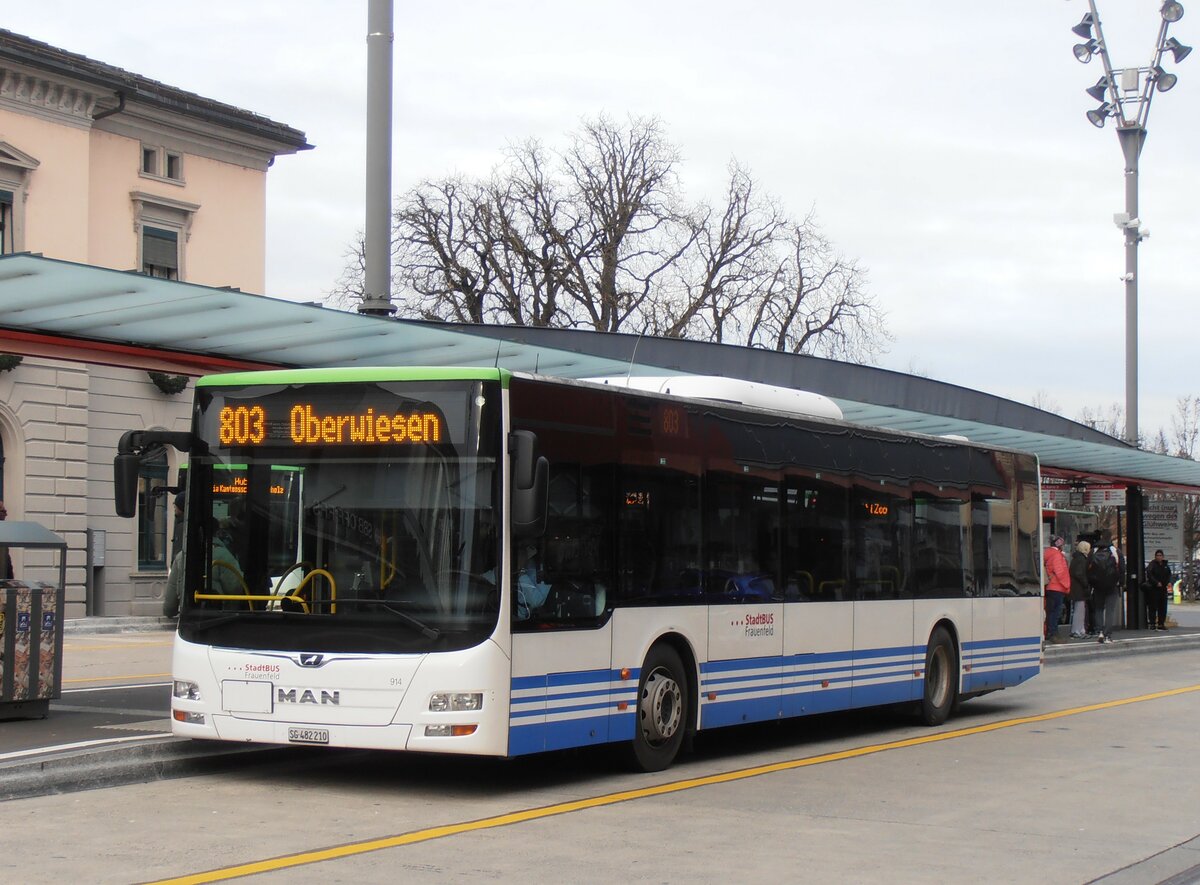 (257'632) - StadtBUS, Frauenfeld - Nr. 914/SG 482'210 - MAN (ex RTB Altsttten Nr. 914; ex PostBus/A BD 15'358) am 15. Dezember 2023 beim Bahnhof Frauenfeld