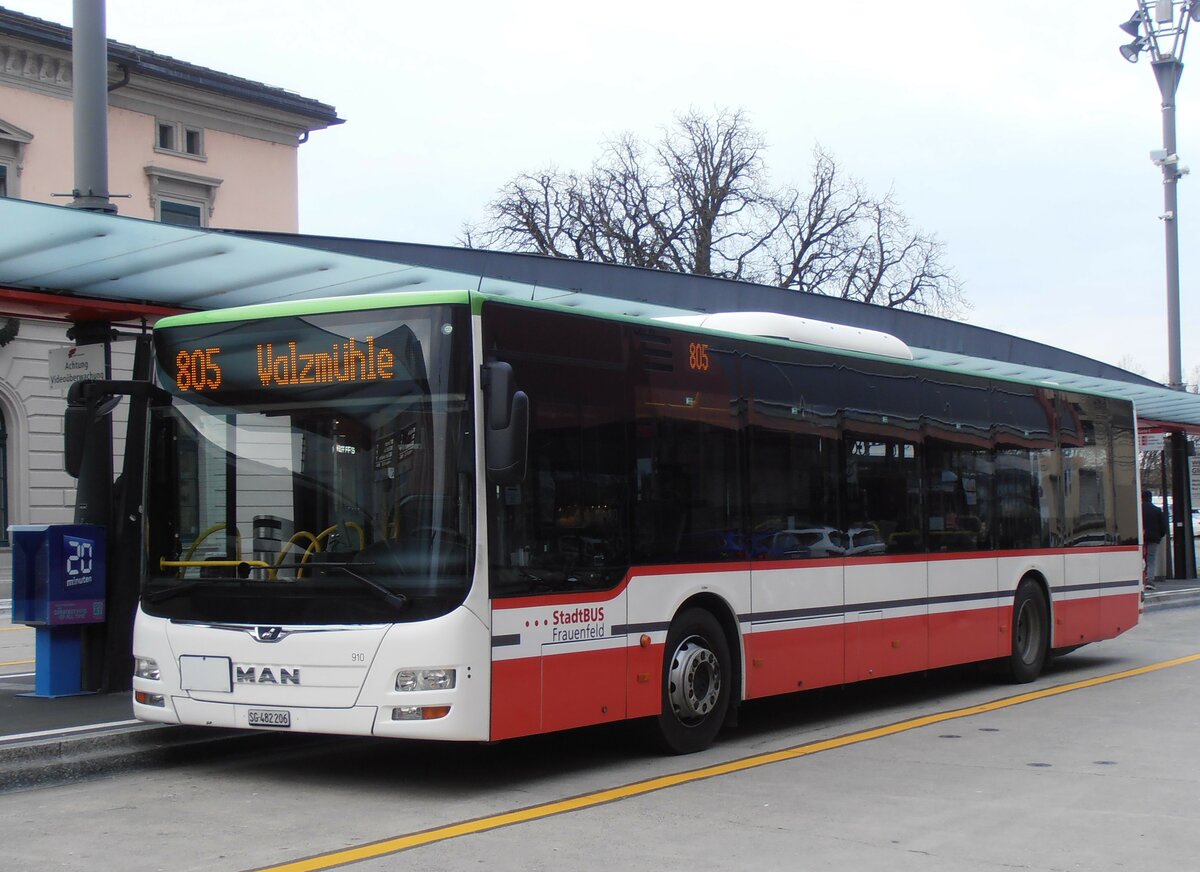 (257'660) - StadtBUS, Frauenfeld - Nr. 910/SG 482'206 - MAN (ex RTB Altsttten Nr. 910; ex PostBus/A BD 15'357) am 15. Dezember 2023 beim Bahnhof Frauenfeld