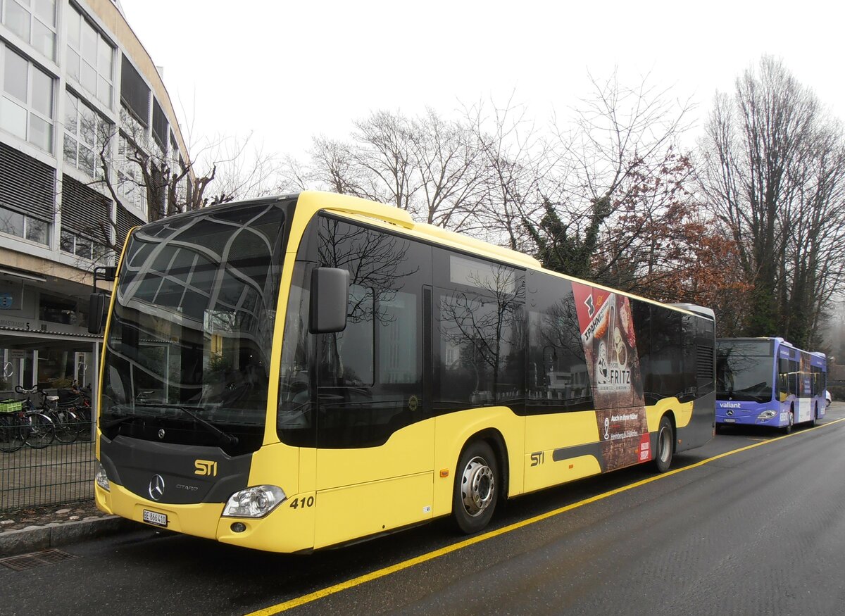 (257'703) - STI Thun - Nr. 410/BE 866'410 - Mercedes am 18. Dezember 2023 bei der Schifflndte Thun