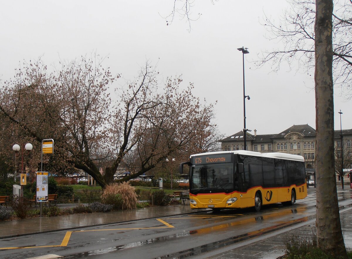 (257'749) - CarPostal Ouest - VD 259'949/PID 11'009 - Mercedes am 21. Dezember 2023 beim Bahnhof Yverdon