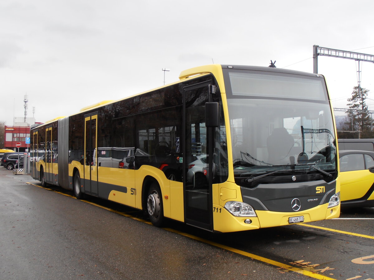 (257'798) - STI Thun - Nr. 711/BE 468'711 - Mercedes am 22. Dezember 2023 in Thun, CarTerminal