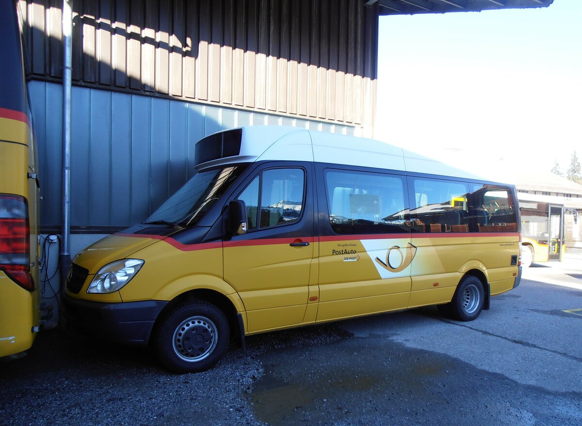 (257'928) - PostAuto Bern - BE 724'151/PID 5383 - Mercedes am 25. Dezember 2023 in Gstaad, Garage Kbli