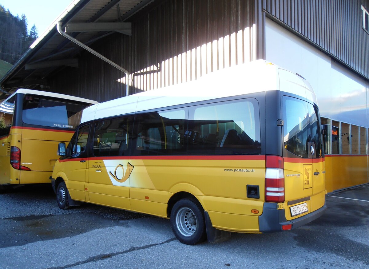 (257'929) - PostAuto Bern - BE 724'151/PID 5383 - Mercedes am 25. Dezember 2023 in Gstaad, Garage Kbli