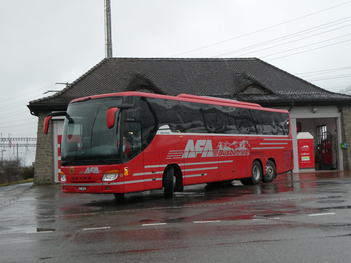 (258'470) - AFA Adelboden - Nr. 23/BE 26'709 - Setra (ex Blaguss, A-Wien Nr. 5402) am 6. Januar 2024 beim Bahnhof Frutigen