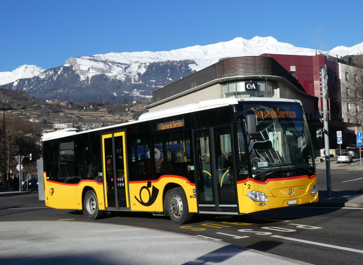 (258'570) - Lathion, Sion - Nr. 2/VS 70'848/PID 11'996 - Mercedes am 11. Januar 2024 beim Bahnhof Sion