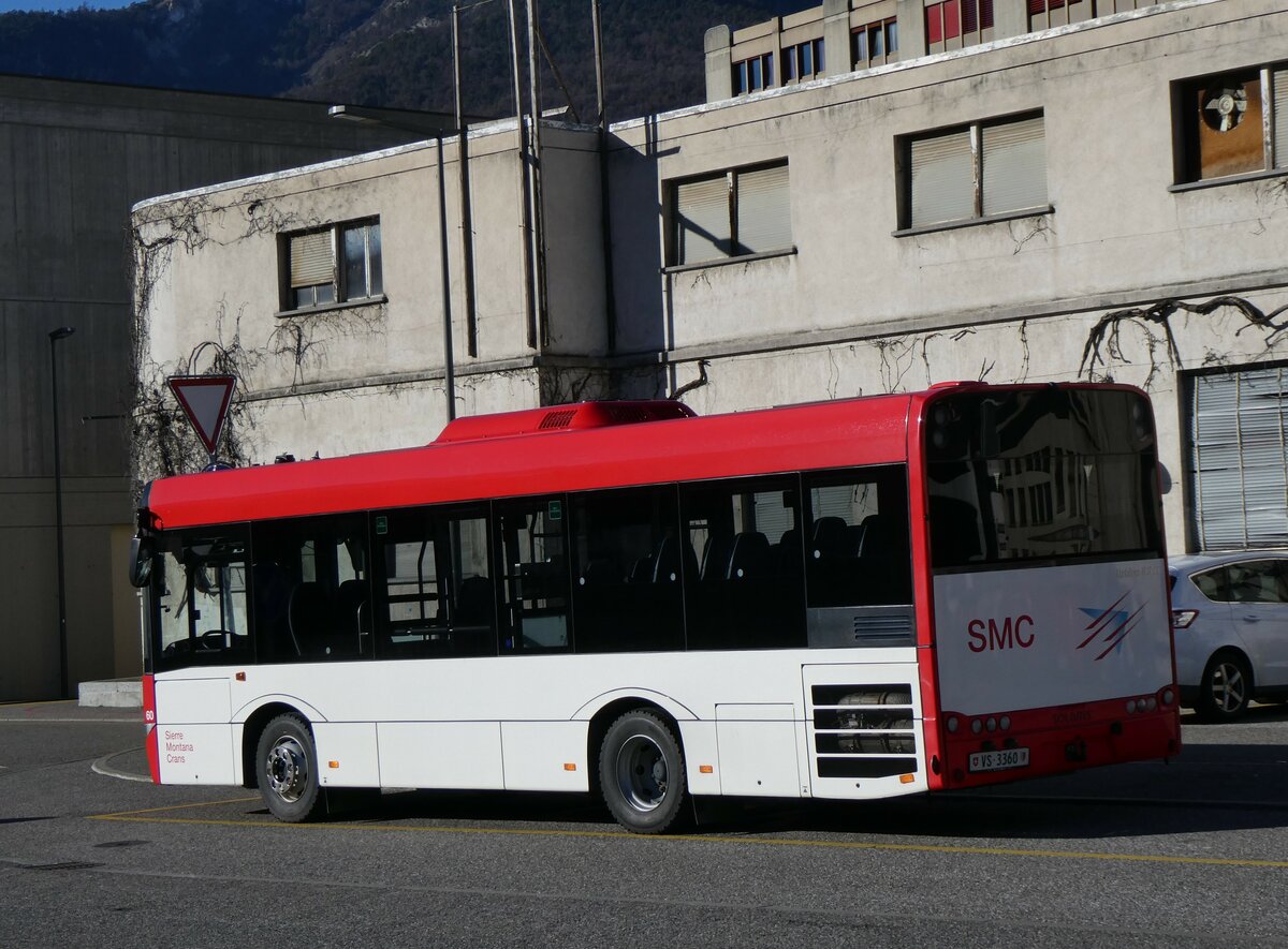 (258'626) - SMC Montana - Nr. 60/VS 3360 - Solaris am 11. Januar 2024 beim Bahnhof Sierre