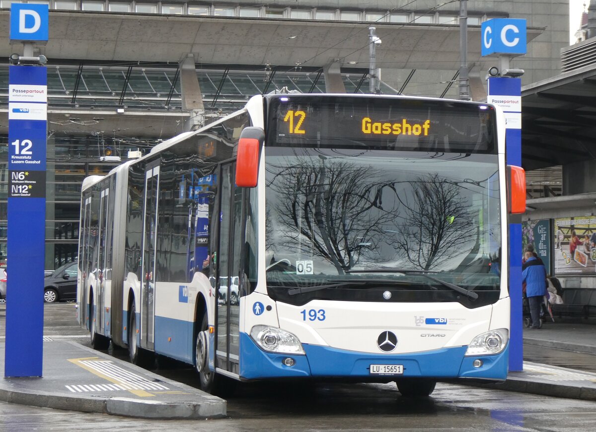 (260'262) - VBL Luzern - Nr. 193/LU 15'651 - Mercedes am 12. Mrz 2024 beim Bahnhof Luzern