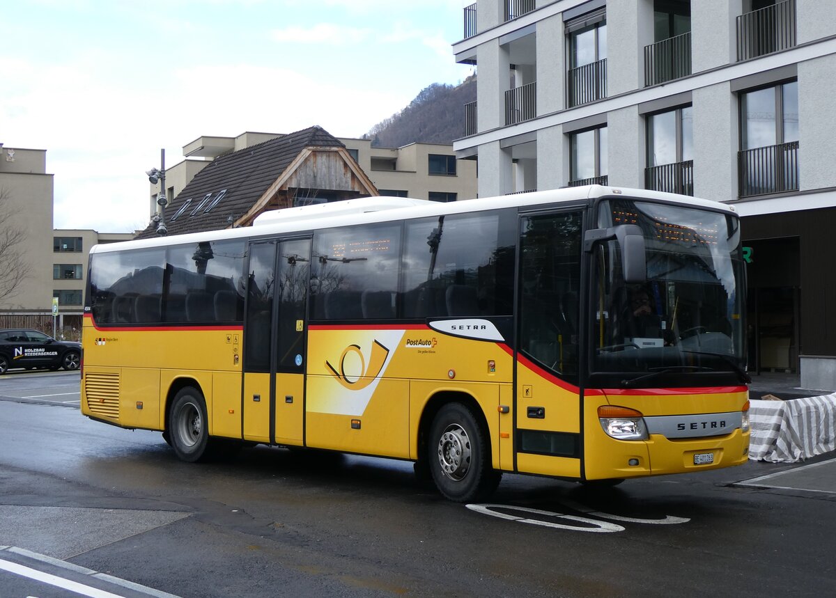 (260'320) - PostAuto Bern - BE 401'263/PID 4504 - Setra (ex AVG Meiringen Nr. 63) am 12. Mrz 2024 beim Bahnhof Stans